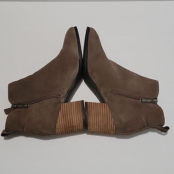 Blondo Stacked Block Heel Suede Boots - Picture 6 of 15